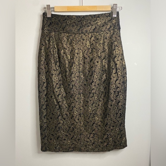 💚 Guess by Marciano - black lace skirt with gold shimmer - size 4 - Picture 2 of 5
